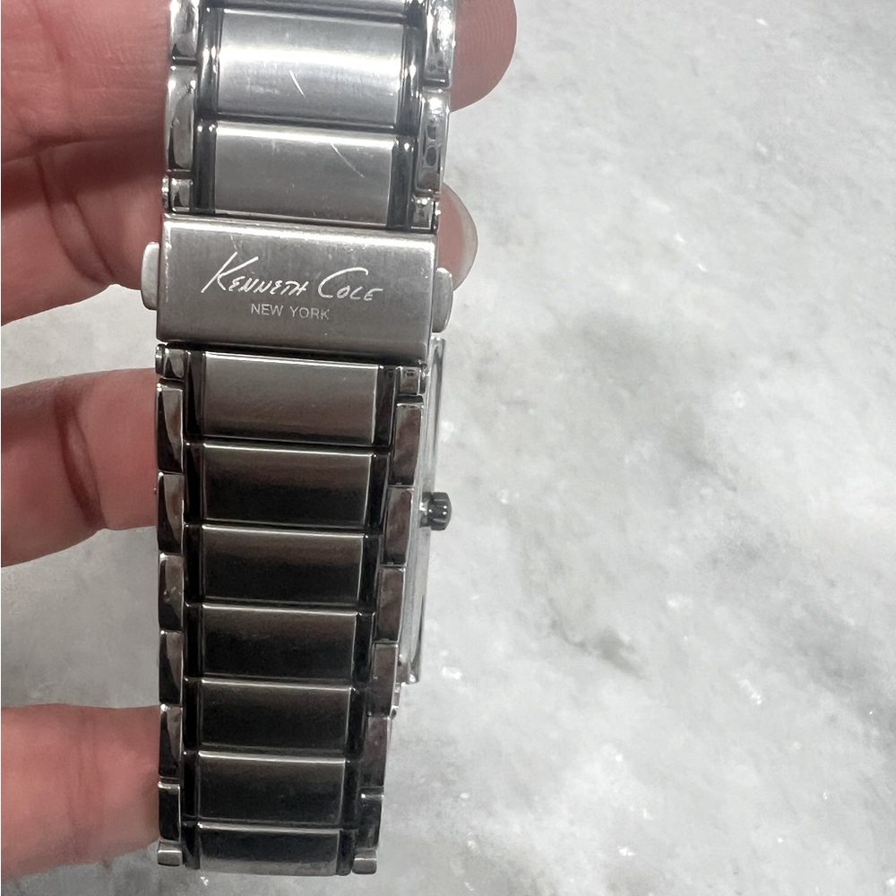 Kenneth Cole watch - Picture 4 of 4